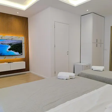 James Studio טיראנה